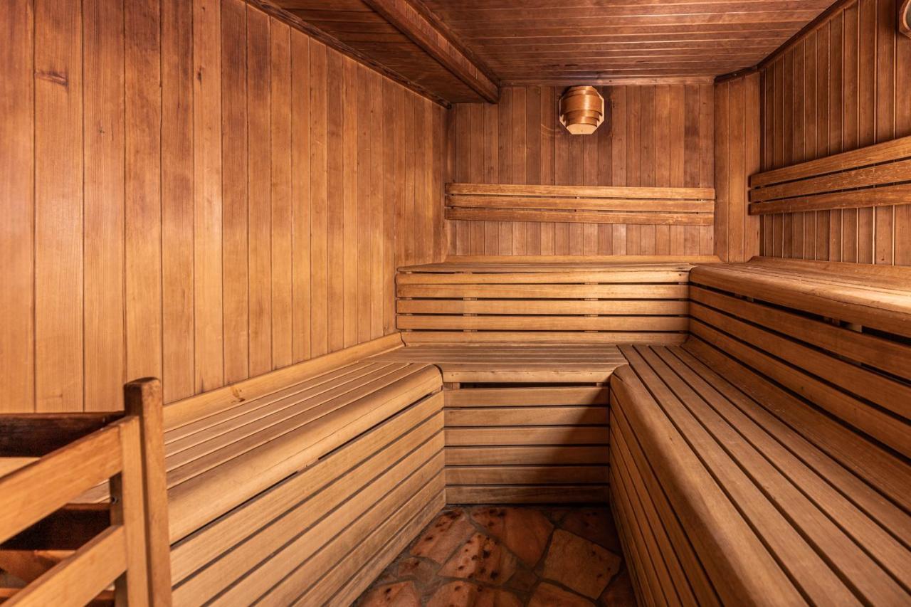 Hotel Soreghes Gran Chalet Campitello di Fassa Bagian luar foto