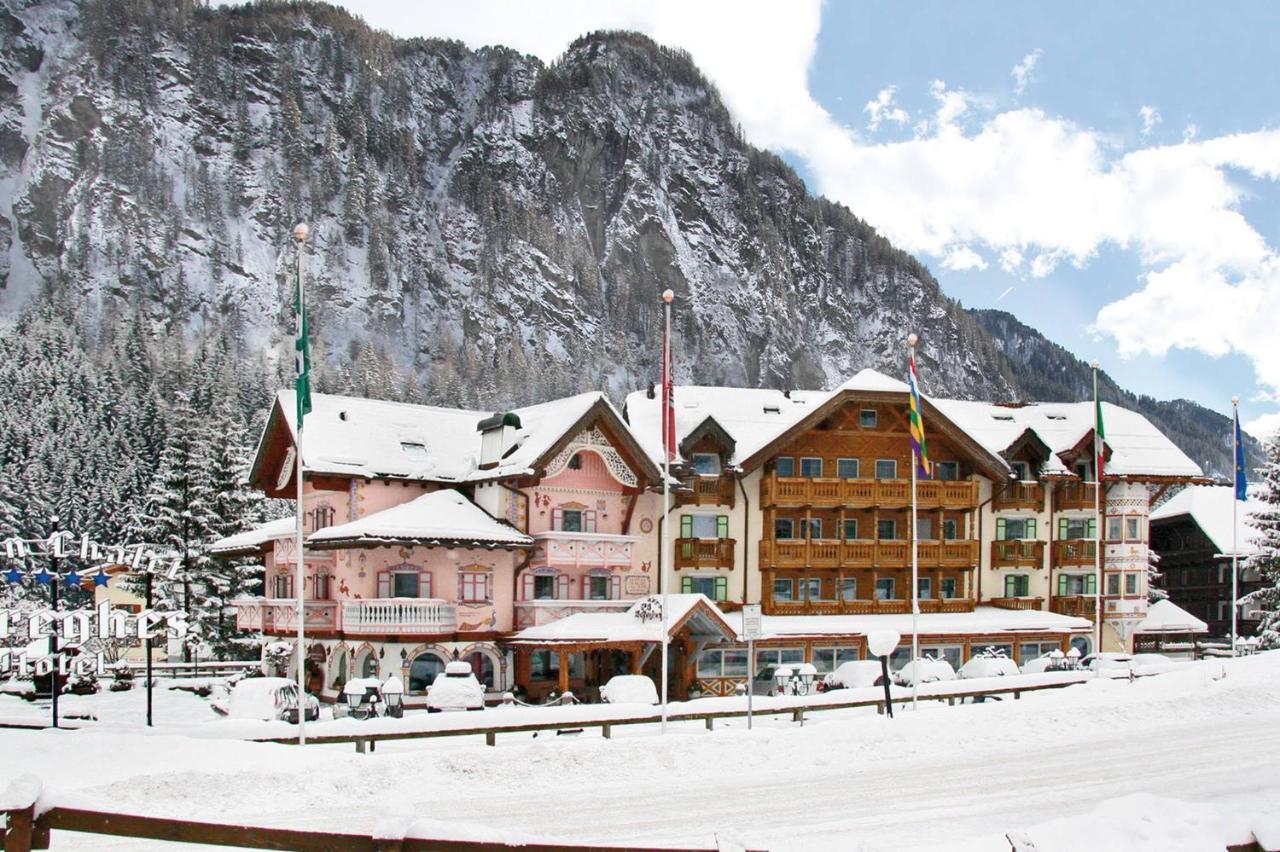 Hotel Soreghes Gran Chalet Campitello di Fassa Bagian luar foto